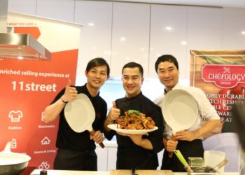 Chef Zam turut serta bersama untuk mendemonstrasi resepi masakan Ketam  Pedas Kam Heong menggunakan periuk dan kuali seramik marmar dari Chefology. Foto -Arkib Wanista
