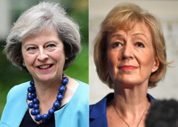Setiausaha Dalam Negeri, Theresa May (kiri) akan menjadi Perdana Menteri terbaru Britain selepas pencabarnya Setiausaha Tenaga Andrea Leadsom (kanan) menarik diri semalam. Foto -AFP