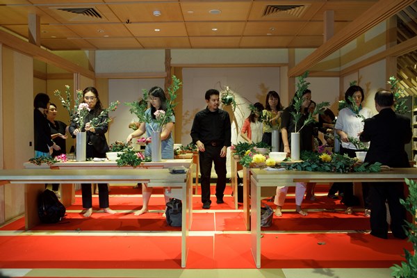 Pengunjung dapat belajar seni hiasan bunga, Ikebana. Foto - arkib Wanista.com
