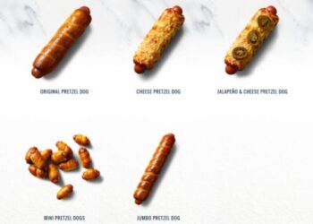 Beberapa jenis ‘pretzel dog’ yang dijual syarikat makanan segera Auntie Anne’s, kini menjadi isu selepas Jakim mengarahkan namanya ditukar. Foto ihsan Auntie Anne’s