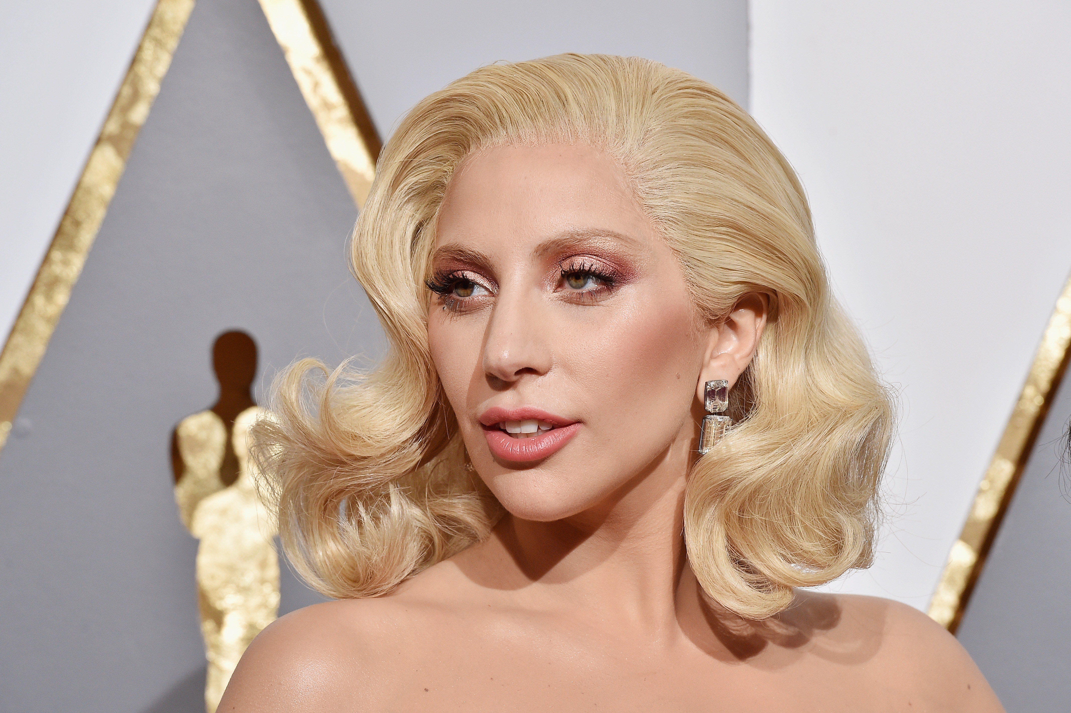 HOLLYWOOD, CA - FEBRUARY 28:  Actress Lady Gaga attends the 88th Annual Academy Awards at Hollywood & Highland Center on February 28, 2016 in Hollywood, California.  (Photo by Kevork Djansezian/Getty Images)
